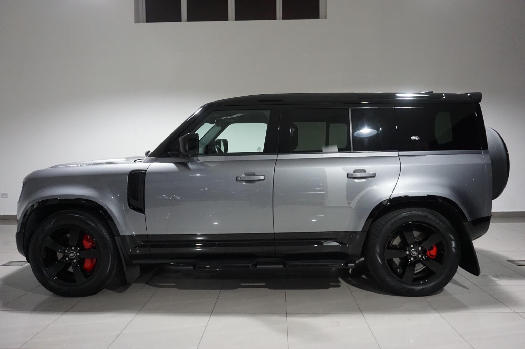 Land Rover Defender 110 3.0 D250 MHEV X-Dynamic SE SUV 5dr Diesel Auto 4WD Euro 6 (s/s) (250 ps)